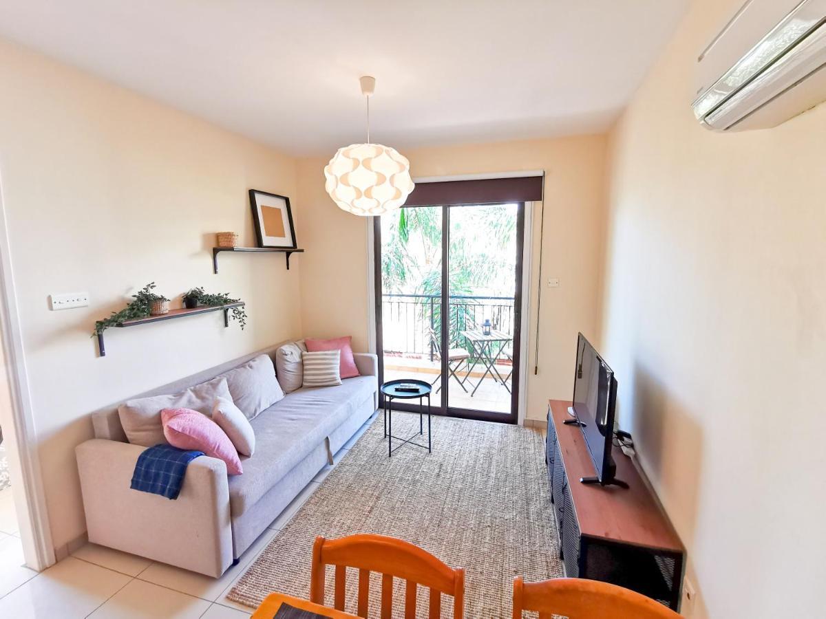 فوروكليني Sunny Pool Apartment المظهر الخارجي الصورة